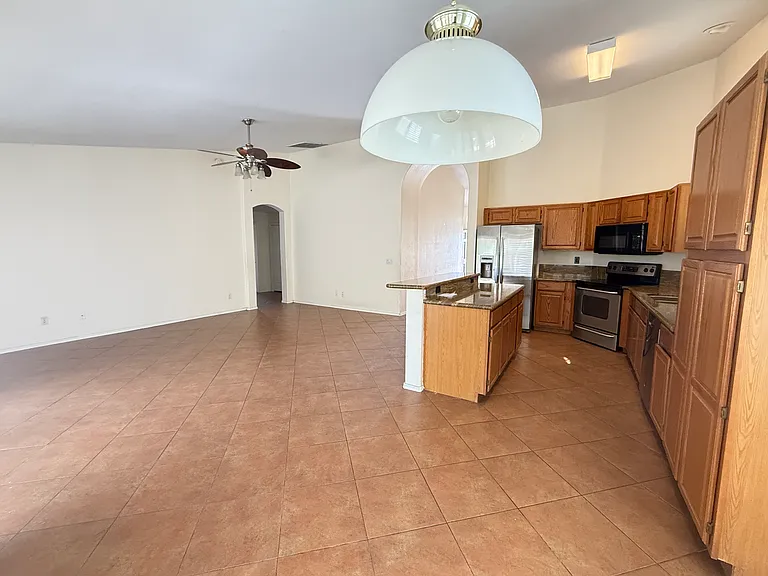 844 N Granite St — Photo 3