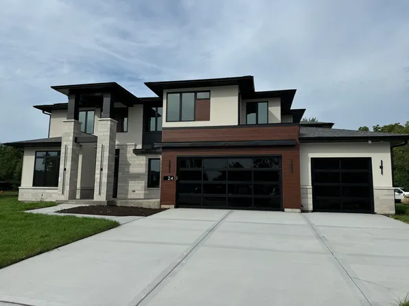 24 Pinnacle Ct, Naperville, IL 60565