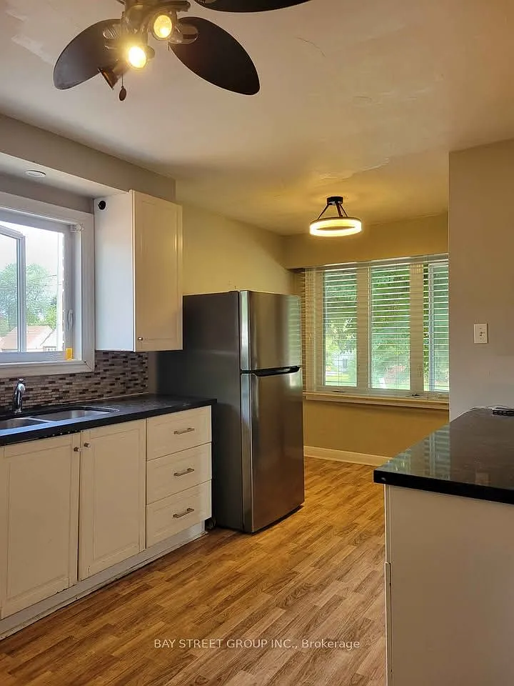 4 bed, $2,950 — Photo 4