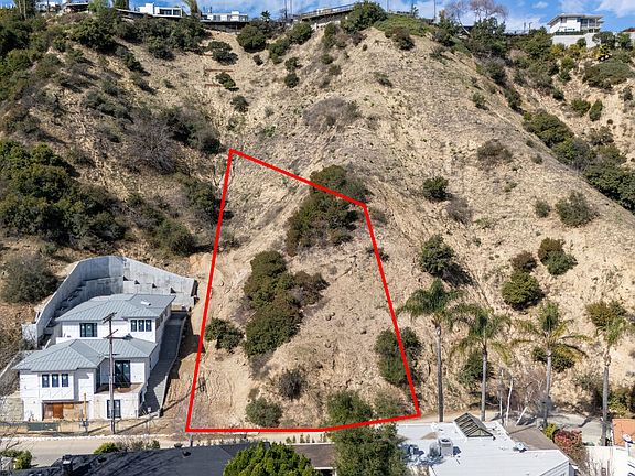 2nd image of 3573 Camino De La Cumbre