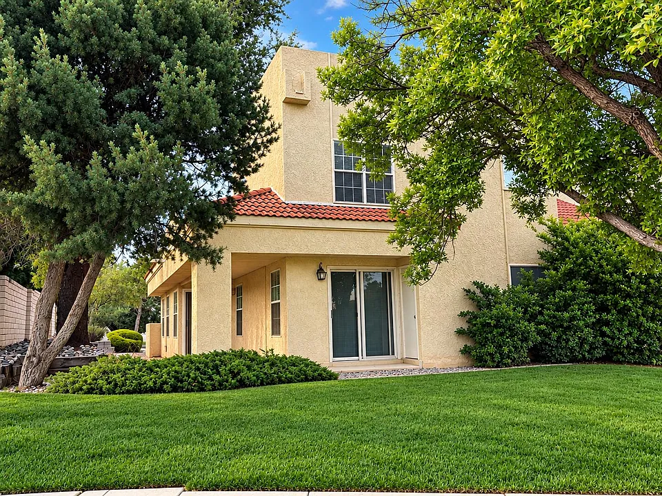 9421 Lancaster NE