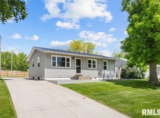 3206 W 67th St, Davenport, IA 52806