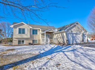 938 Waxon Ln, Hudson, WI 54016