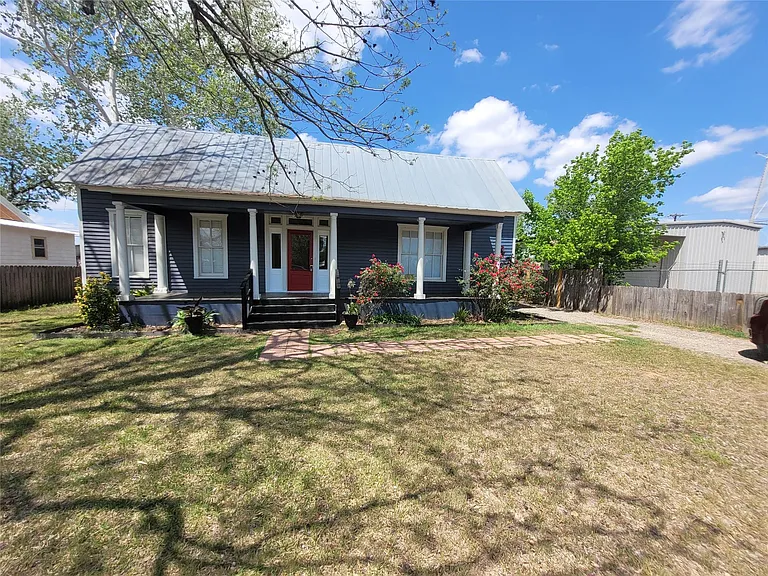 403 Fawcett St — Photo 2