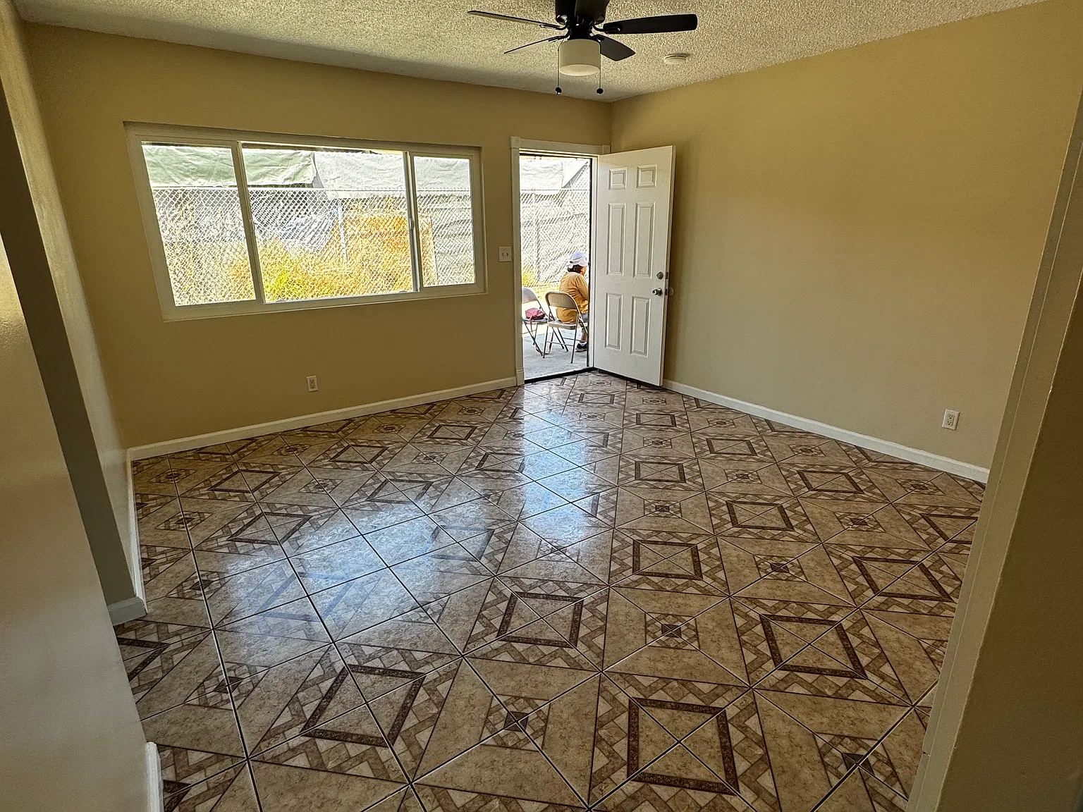 3664 Eagle St — Photo 4