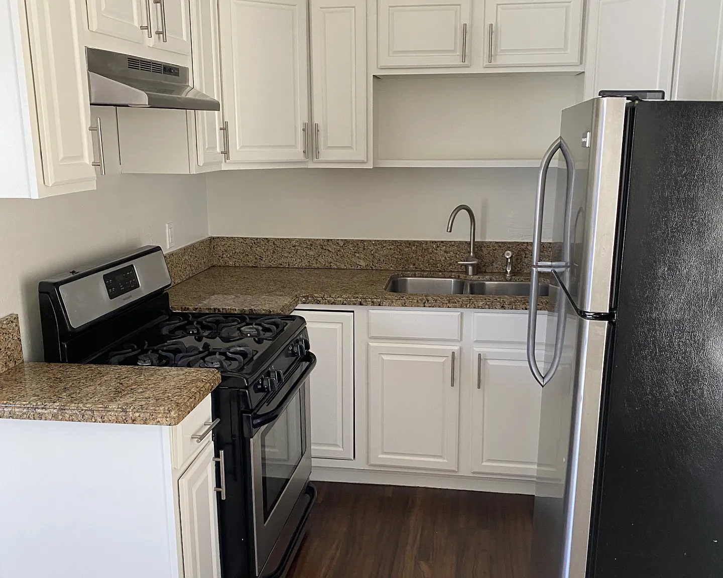2 bed, $2,050 — Photo 1