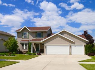 1509 Primrose Ln, Fond Du Lac, WI 54935