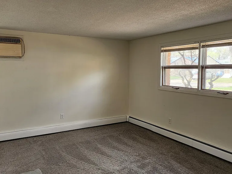 1738 Hawthorne Ave E #1 — Photo 3