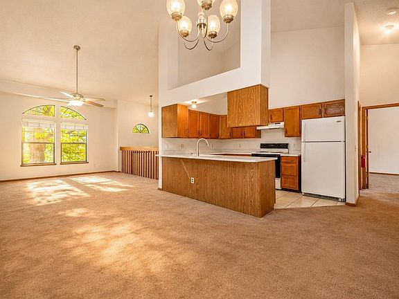 5th image of 800 Buchanan Ln