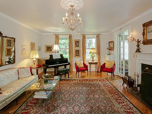 3 Brookside Circle-15.jpg