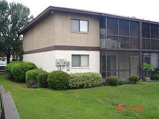 End unit on 1 floor