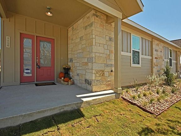 2nd image of 365 Rose Dr #A