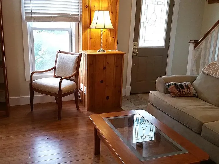 148 Middle Ave — Photo 7