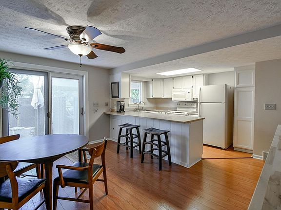 2nd image of 5117 Delancey St