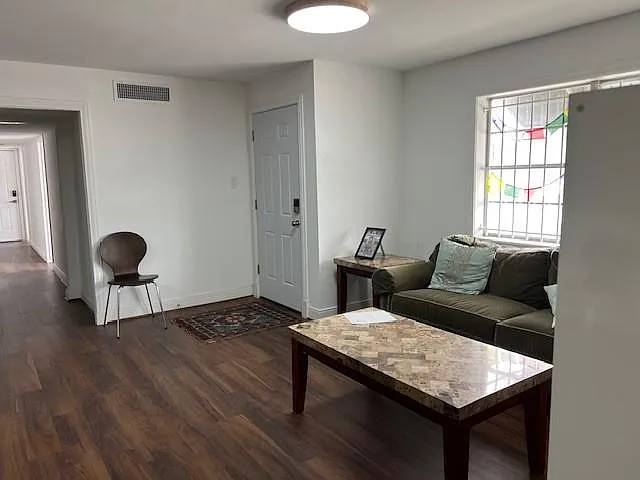 5106 Center St — Photo 9