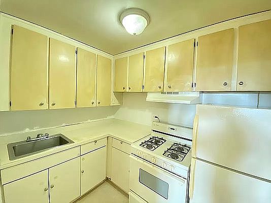 3rd image of 78-40 164th St #5J