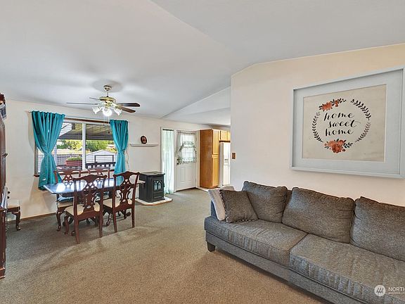 3rd image of 626 Algona Boulevard N