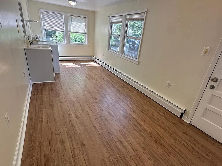 6501 Glenbard Ct — Photo 4