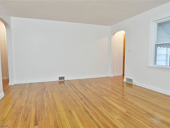 5th image of 941 Lincoln Ave