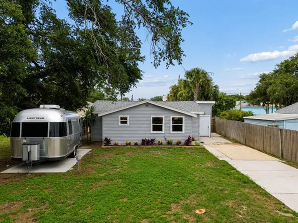 205 2nd Ave NW, Largo, FL 33770