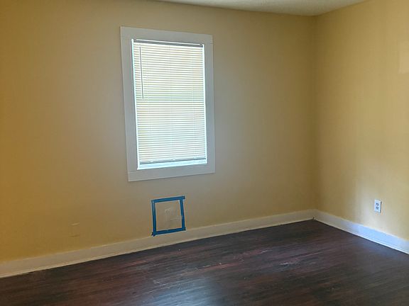 4th image of 878 Meagher St