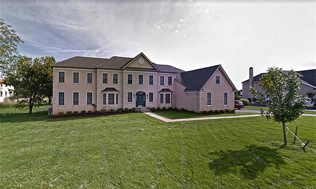 2nd image of 4477 Briarwood Dr