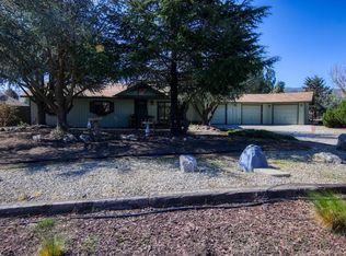 23860 Pebble Beach Ln, Tehachapi, CA 93561
