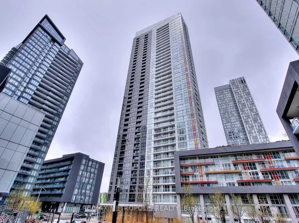85 Queens Wharf Rd #312, Toronto, ON M5V 0J9