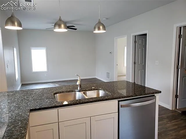 2310 E Saint Vrain St #101 — Photo 9