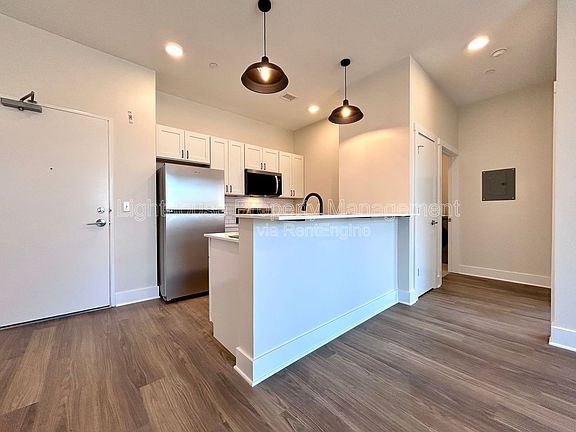 3rd image of 640 Eastern Ave SE #3C