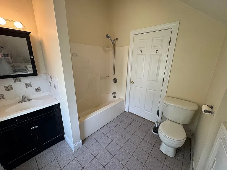 1-3 Yeaton Pl — Photo 12
