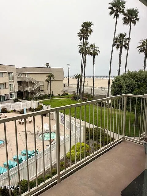 2 bed, 2.0 bath, 933 sqft, $3,200 — Photo 1