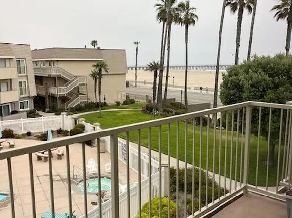291 E Surfside Dr, Port Hueneme, CA 93041
