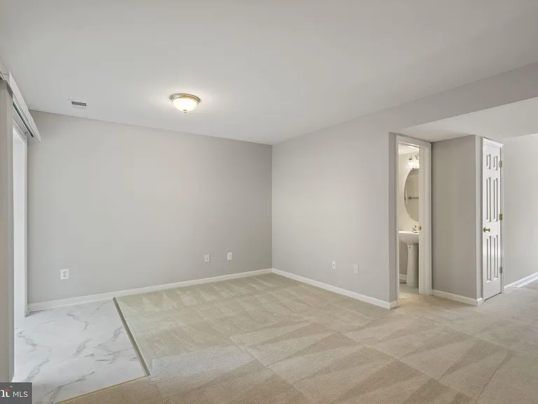 1026 Longview Ln — Photo 35