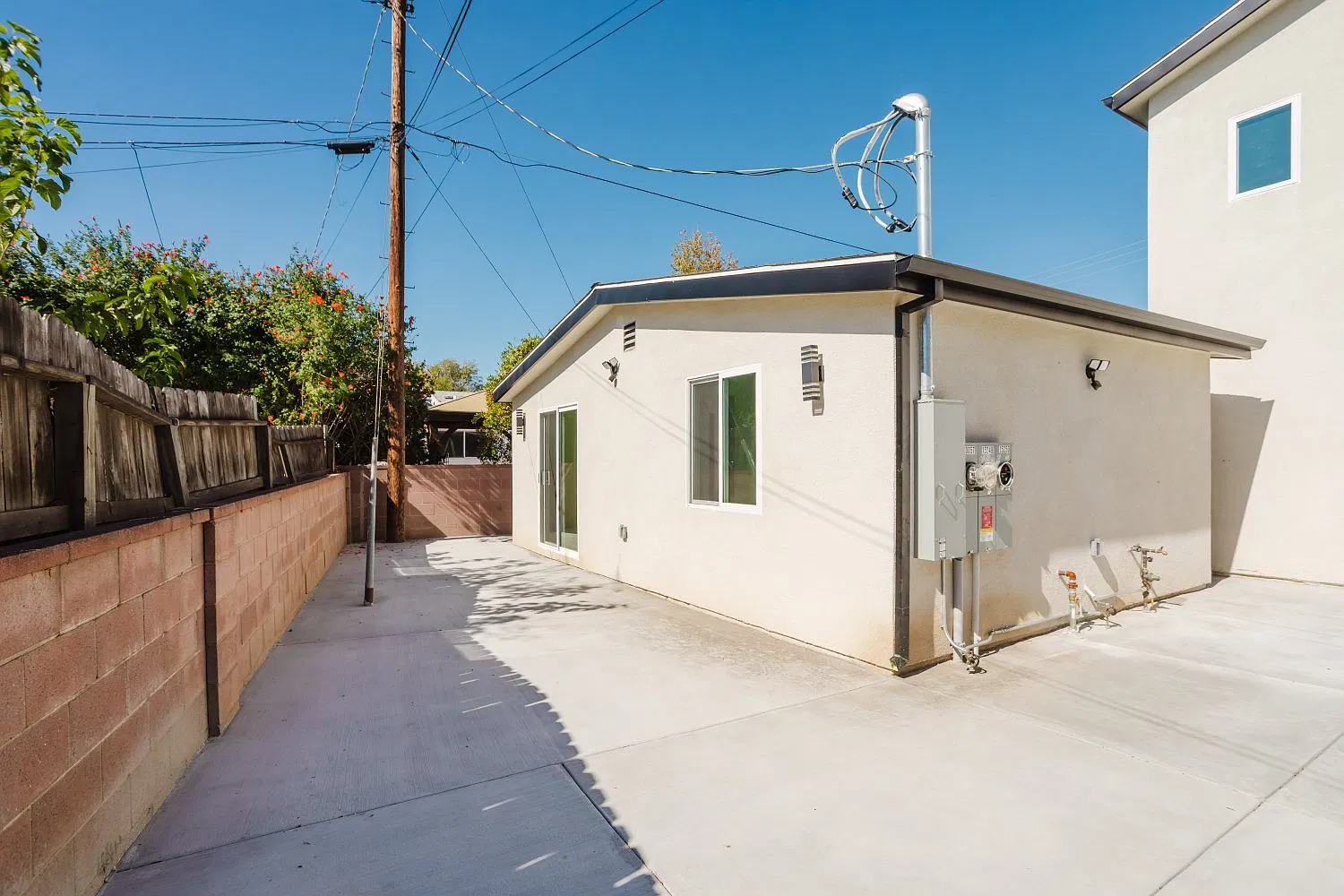 2 bed, 800 sqft, $3,500 — Photo 3