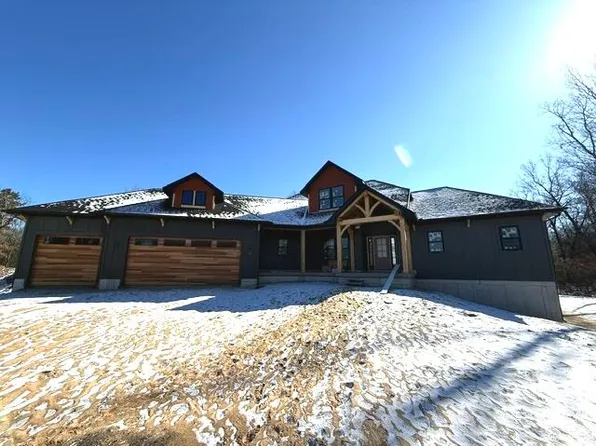 400 Sabine Dr #8, Muskegon, MI 49442