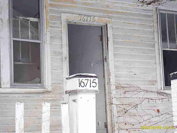 16715 Log Cabin