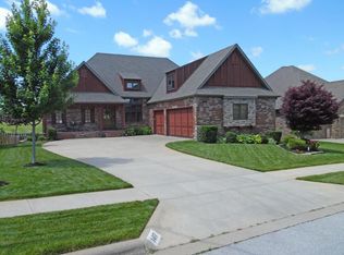 1417 N Wicklow Rd, Nixa, MO 65714