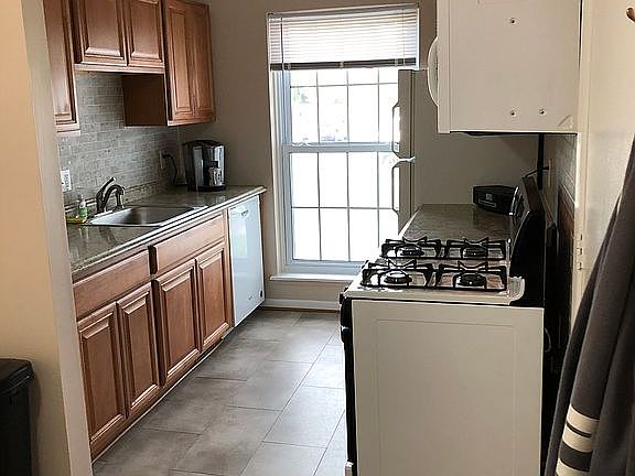 3rd image of 112 Lake Village Dr #1