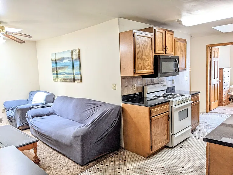 11 Clinton Ave — Photo 3