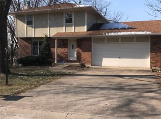 3381 S Crestview Dr, Columbia, MO 65203