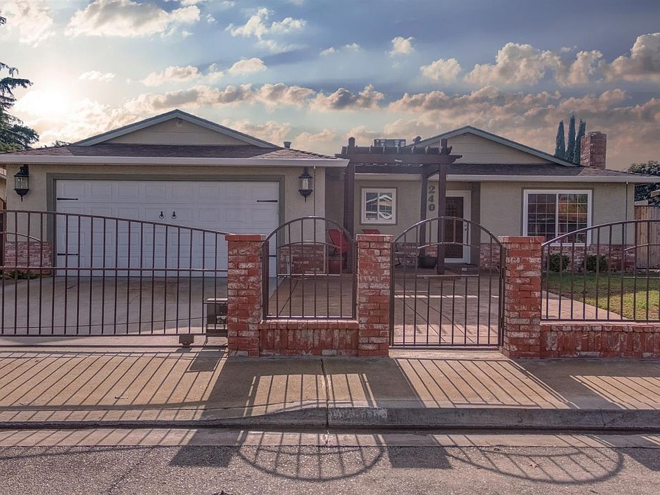 1st image of 240 Ironwood Dr