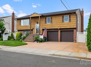 3408 Parkway Dr, Baldwin, NY 11510