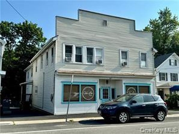 26 E Main St APT 4