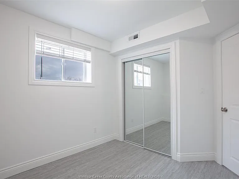 1256 Saint Paul Ave — Photo 10