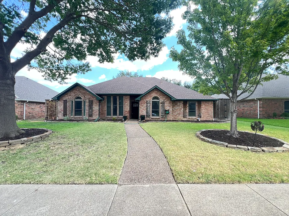 6816 Sweetwater Dr