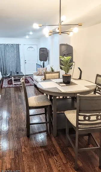 8 Van Nostrand Ave — Photo 3