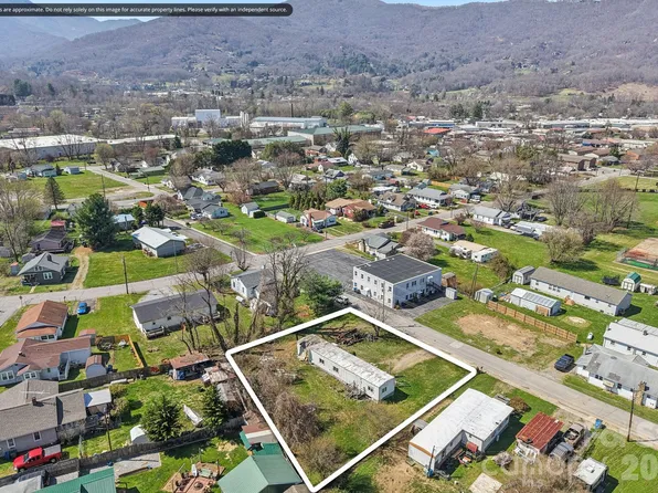 88 Brook St, Waynesville, NC 28786