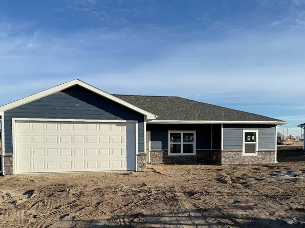 203 E 21st St, Beloit, KS 67420