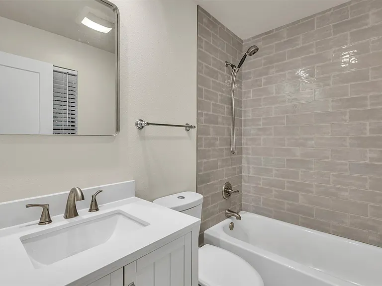 12312 Yarmont Way — Photo 15